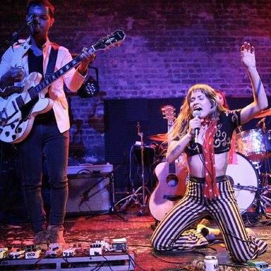 Lauren Ruth Ward photo 16