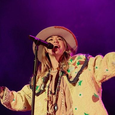 Lauren Daigle photo 51