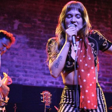 Lauren Ruth Ward photo 20