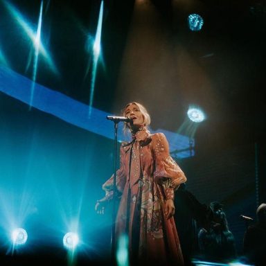 Lauren Daigle photo 128