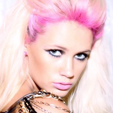 Lauren Bennett photo 9
