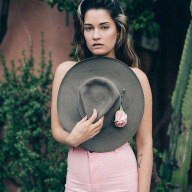 Lauren Ruth Ward photo 25