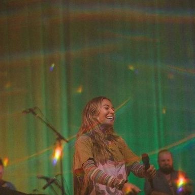 Lauren Daigle photo 105