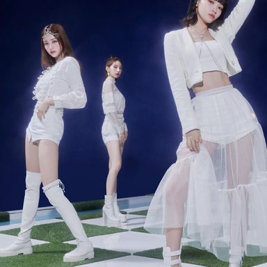 LE SSERAFIM photo 26