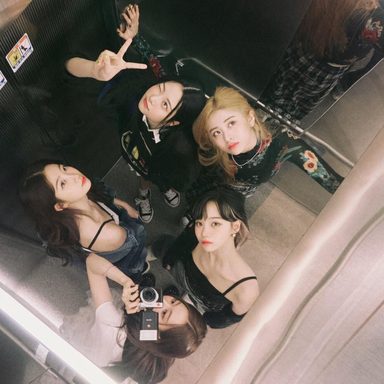 LE SSERAFIM photo 29