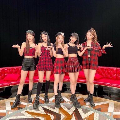 LE SSERAFIM photo 43