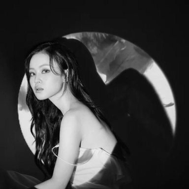 Lee Hi photo 26