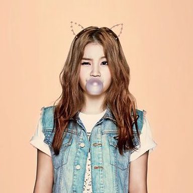 Lee Hi photo 47