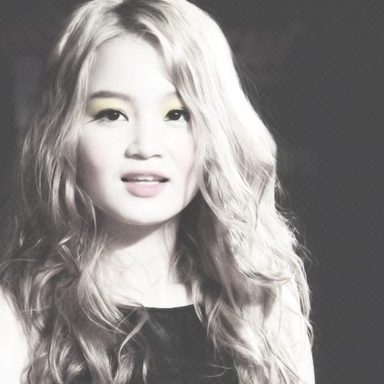 Lee Hi photo 48