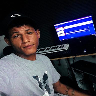 LÉO LB