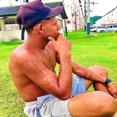 LÉO LB