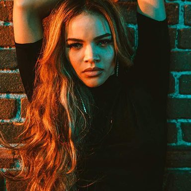 Leslie Grace