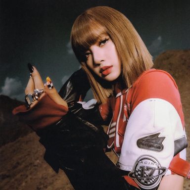 LISA (BLACKPINK) photo 52