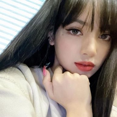 LISA (BLACKPINK) photo 30