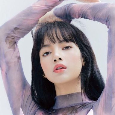 LISA (BLACKPINK) photo 75