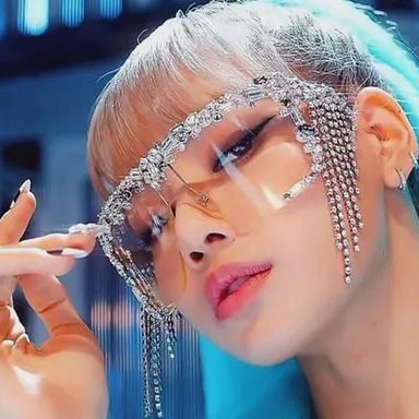 LISA (BLACKPINK) photo 47