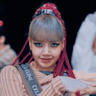 LISA (BLACKPINK) photo 46