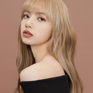 LISA (BLACKPINK) photo 48