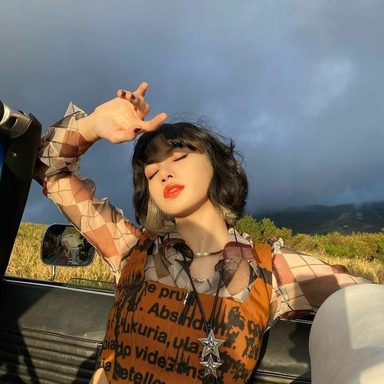 LISA (BLACKPINK) photo 74