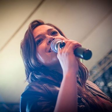 Lorena Chaves photo 11