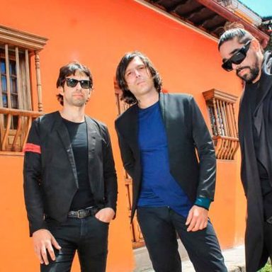 Los De Adentro