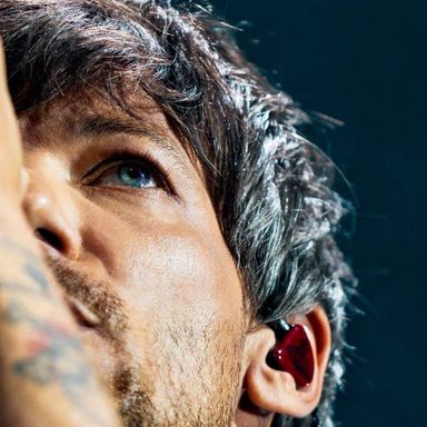 Louis Tomlinson photo 32