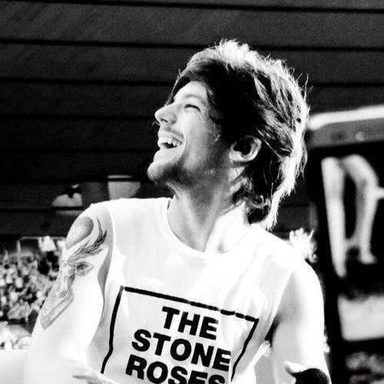Louis Tomlinson photo 111