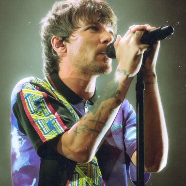 Louis Tomlinson photo 48