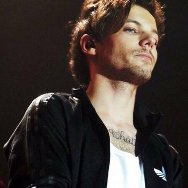 Louis Tomlinson photo 101