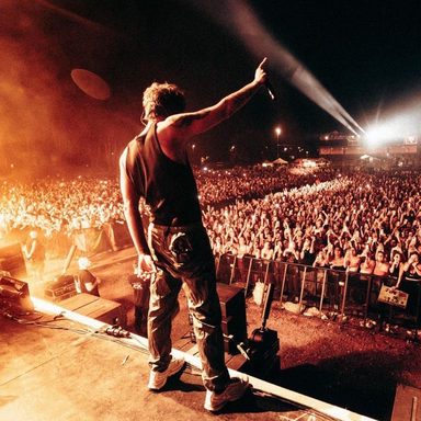 Louis Tomlinson photo 20