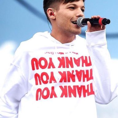 Louis Tomlinson photo 100