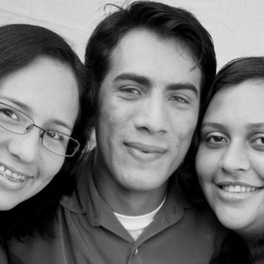 Louvor-trio