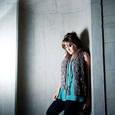 Lu Alone photo 13