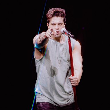 Luan Santana photo 23