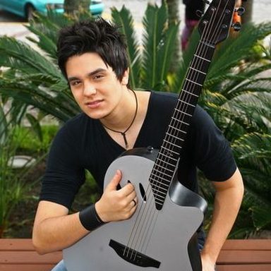 Luan Santana photo 111