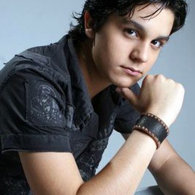 Luan Santana photo 156