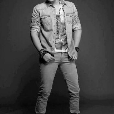 Luan Santana photo 45
