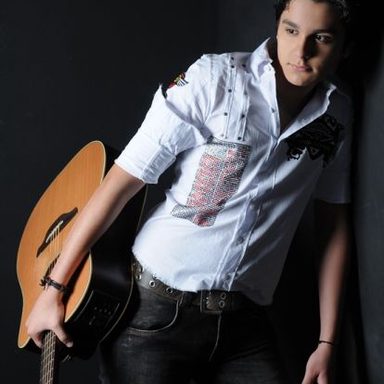 Luan Santana photo 150