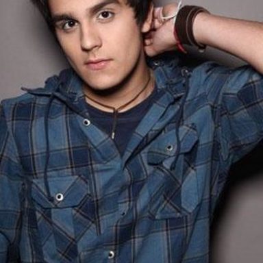Luan Santana photo 120