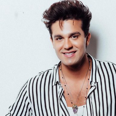 Luan Santana photo 30