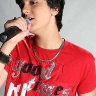 Luan Santana photo 153
