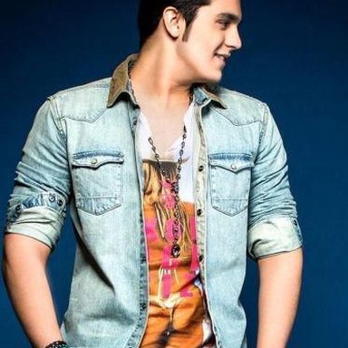 Luan Santana photo 40