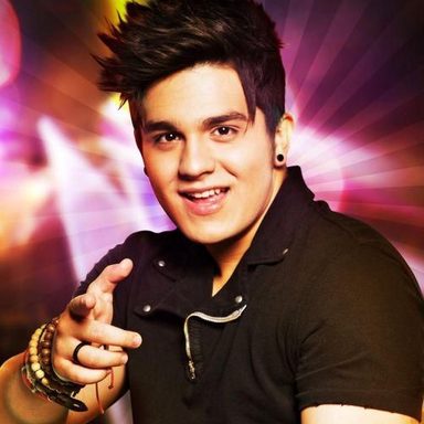 Luan Santana photo 38