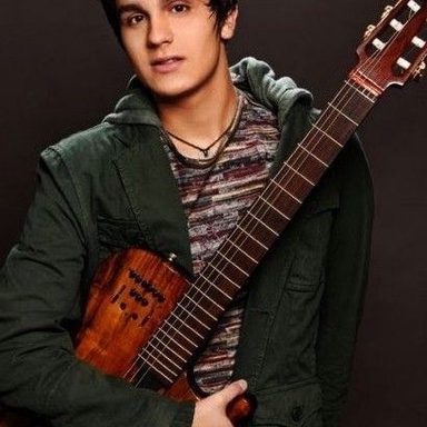 Luan Santana photo 141
