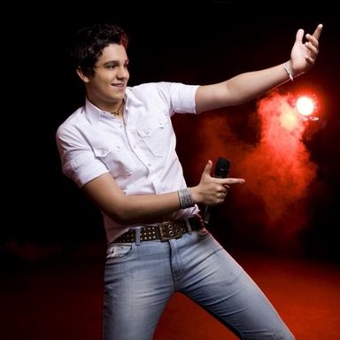 Luan Santana photo 146
