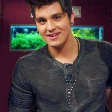 Luan Santana photo 39