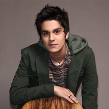 Luan Santana photo 124