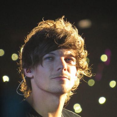 Louis Tomlinson photo 125