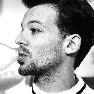 Louis Tomlinson photo 93