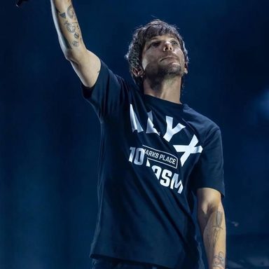 Louis Tomlinson photo 46